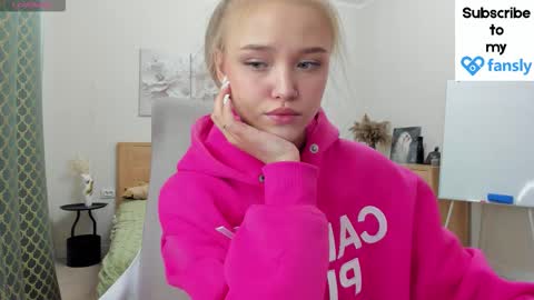 Mona online show from March 25, 1:45 am