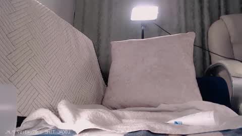 flor3citarockera online show from December 20, 2:29 am