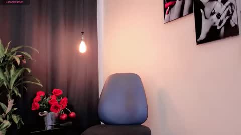 flor_gil online show from December 4, 3:17 am