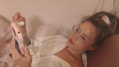 say meow and send tip  online show from June 25, 5:29 pm