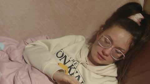 say meow and send tip  online show from March 21, 5:06 pm