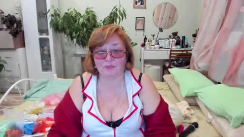 Snapshot of flowerlover8 chatting on October 21, 6:00 pm Flowerlower online show from October 21, 6:00 pm