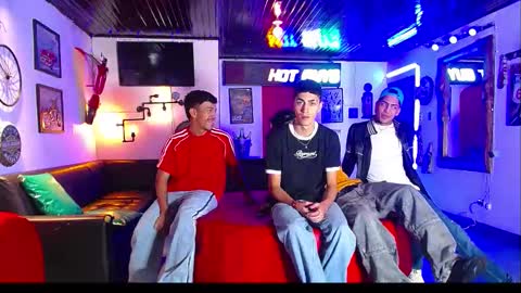 flyckers online show from February 24, 7:39 pm