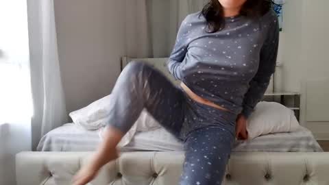 Snapshot of flymybutterfly chatting on September 27, 5:21 pm flymybutterfly online show from September 27, 5:21 pm