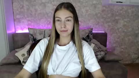 Molli  Ready for any play with you. Hottest show in pvt  Help a student earn big tokens  online show from December 5, 7:33 pm