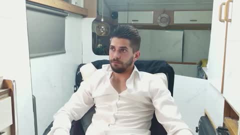 independent model online show from May 25, 7:53 pm