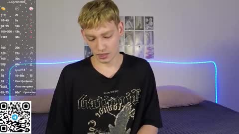 forever_eren online show from February 19, 1:05 am