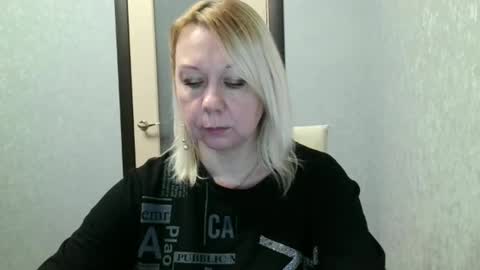 forever_smilex online show from January 24, 6:35 am