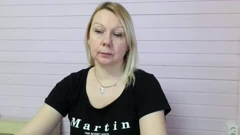 forever_smilex online show from February 5, 1:33 pm