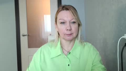 forever_smilex online show from January 21, 9:13 am