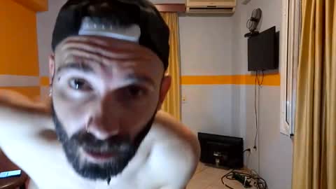 fotinakisdionisis696540 online show from October 31, 1:22 pm