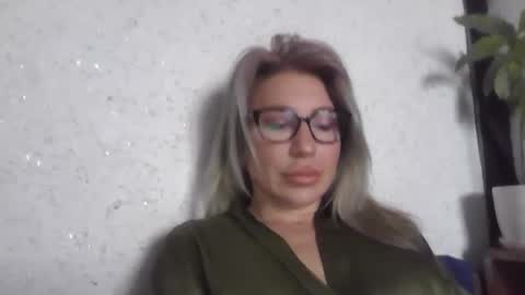 fox_red_lady7 online show from March 31, 7:20 am