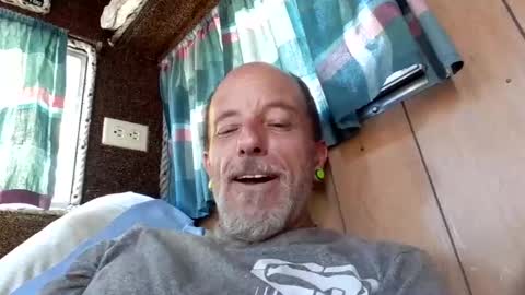 Snapshot of foxbodydave chatting on September 15, 8:43 pm foxbodydave online show from September 15, 8:43 pm