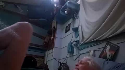 Snapshot of foxbodydave chatting on October 25, 11:20 am foxbodydave online show from October 25, 11:20 am