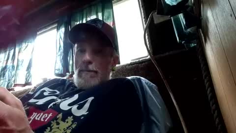 Snapshot of foxbodydave chatting on September 21, 5:39 pm foxbodydave online show from September 21, 5:39 pm