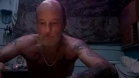 Snapshot of foxbodydave chatting on November 1, 11:20 am foxbodydave online show from November 1, 11:20 am