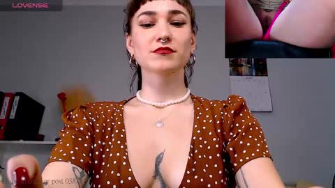 Snapshot of foxrinehelen chatting on March 3, 1:12 pm Helen - My streams are Monday - Friday at 8 AM NY time online show from March 3, 1:12 pm