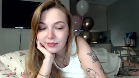 Cindy online show from December 4, 8:52 pm