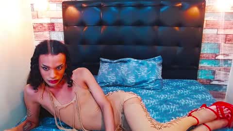 Ella online show from February 10, 3:26 pm