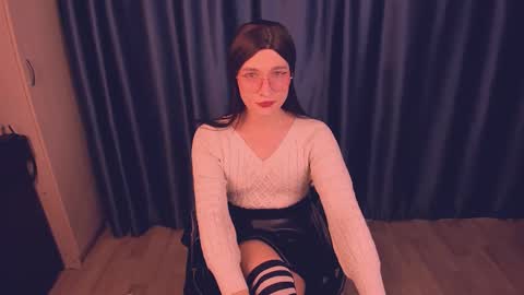 Sue online show from October 2, 10:08 pm