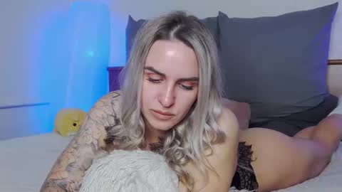 Foxy Kimmi online show from December 2, 6:45 am