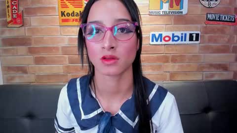 Loren online show from November 11, 6:43 pm