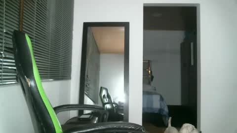 Snapshot of franccesco_699 chatting on September 30, 1:27 am franccesco_699 online show from September 30, 1:27 am