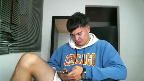 Snapshot of franccesco_699 chatting on October 3, 10:51 pm franccesco_699 online show from October 3, 10:51 pm
