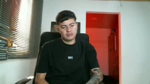 Snapshot of franccesco_699 chatting on October 2, 2:38 pm franccesco_699 online show from October 2, 2:38 pm