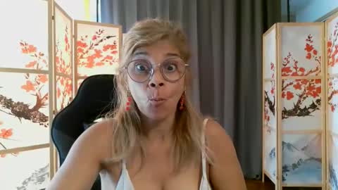francelune online show from June 5, 1:05 pm