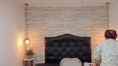          online show from April 12, 7:45 am