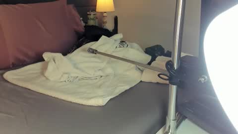 franceska_milf online show from December 15, 2:51 am