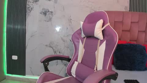 Laura online show from January 6, 7:29 pm