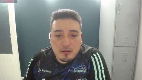 Juan online show from December 5, 9:33 pm