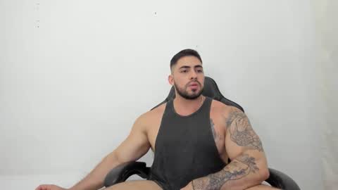 frank_foxx1 online show from March 13, 4:27 am