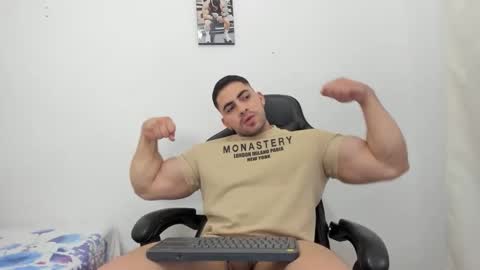 frank_foxx1 online show from January 13, 3:25 am