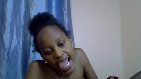 Snapshot of freakie_sissy chatting on October 19, 8:35 pm kiki online show from October 19, 8:35 pm
