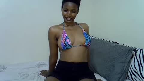 mia  online show from February 4, 7:51 pm