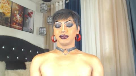 FREAKY ZIZI online show from April 9, 11:05 am