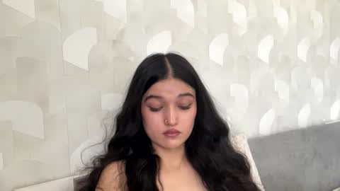 Mia online show from July 18, 11:01 am