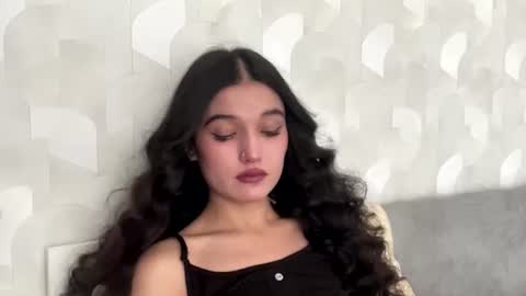 Mia online show from July 20, 5:10 am