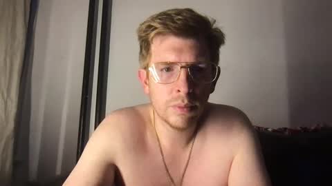 Freddy Foot Balls online show from September 19, 12:04 am