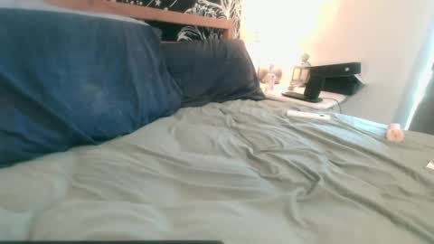 Snapshot of frenchsoul37 chatting on January 6, 1:42 am frenchsoul37 online show from January 6, 1:42 am