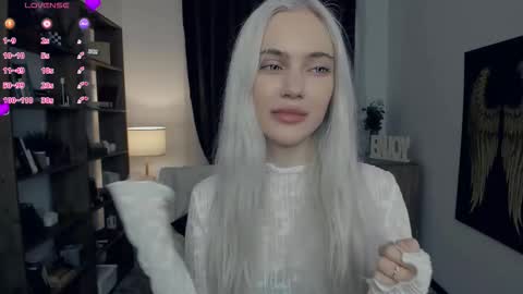 Freya online show from February 13, 7:39 pm