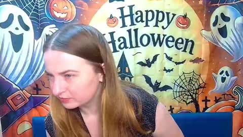 Snapshot of freyadak chatting on October 21, 6:00 pm FreyaDak online show from October 21, 6:00 pm