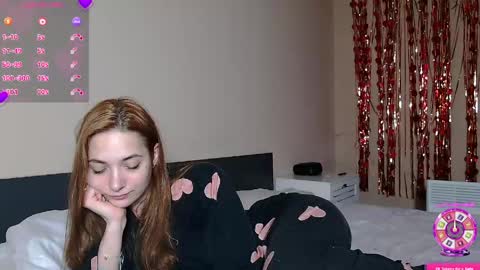FreyaOliver online show from April 16, 8:53 pm