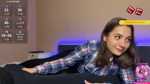 Snapshot of freyaoliver chatting on October 15, 9:15 pm FreyaOliver online show from October 15, 9:15 pm