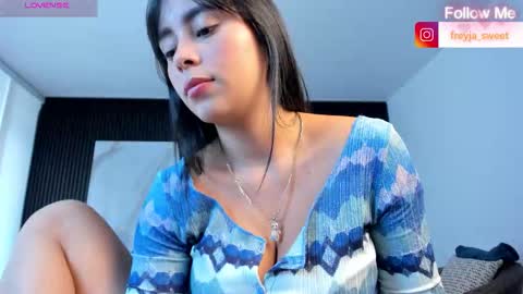 Snapshot of freyja_sweet_ chatting on September 22, 3:38 pm Freyja Sweet online show from September 22, 3:38 pm