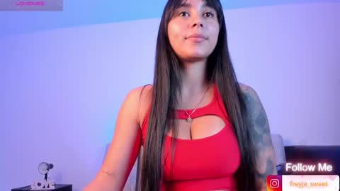 Snapshot of freyja_sweet_ chatting on October 3, 3:20 pm Freyja Sweet online show from October 3, 3:20 pm