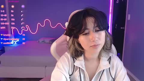 frida_lassi_ online show from March 5, 3:40 pm